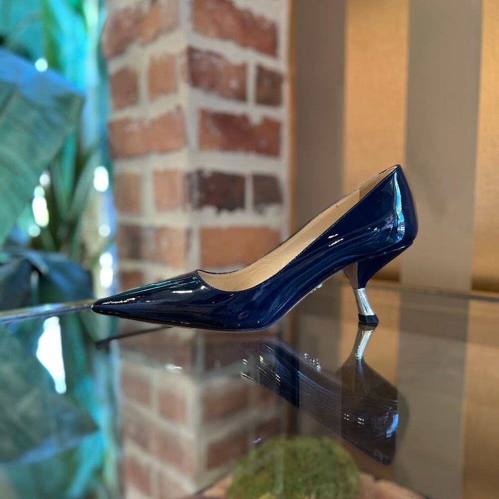 PRADA Blue Patent Leather Pointed Pumps SZ 37 (US 7)